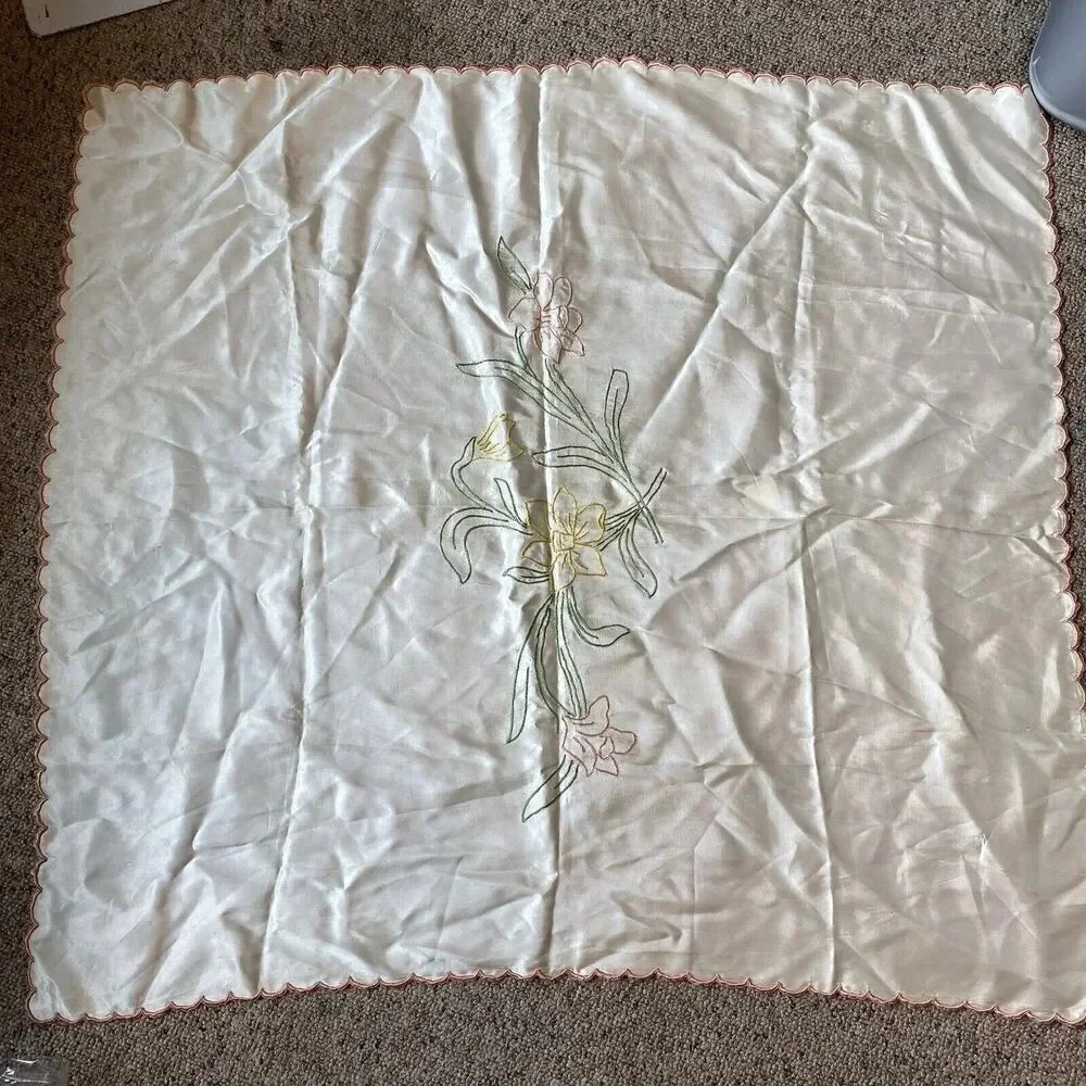 VTG Floral Embroidered Square Tablecloth Satin Beige 35”x32”